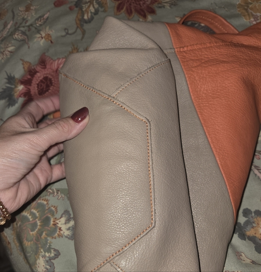 Le Parmentier Paris Made in Italy Leather Colorblock Tote – Coral & Taupe - Picture 13 of 13